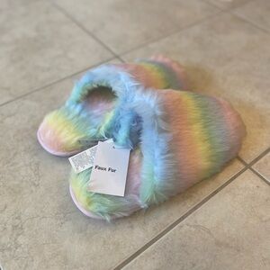 Girls XXL 5-6 Rainbow Faux Fur Slippers